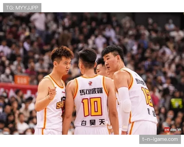 凯泽控球如臂使指，状态回暖引领球队焕然一新