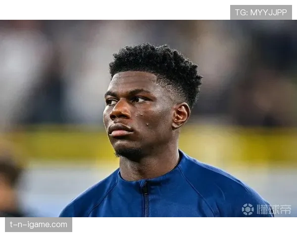 楚阿梅尼展现强悍防守能力,成球队后防中坚 楚阿梅尼展现强悍防守能力,成球队后防中坚