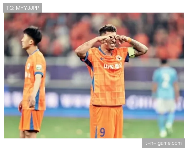 克雷桑戴帽助山东泰山取胜 克雷桑戴帽助山东泰山取胜