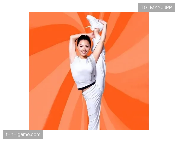 刘璇穿得比明星还大胆,谁想到她私下比你还随性? 刘璇穿得比明星还大胆,谁想到她私下比你还随性?