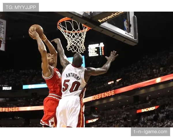 德里克·罗斯挡拆突破效率提升显著，助力球队关键时刻得分爆发